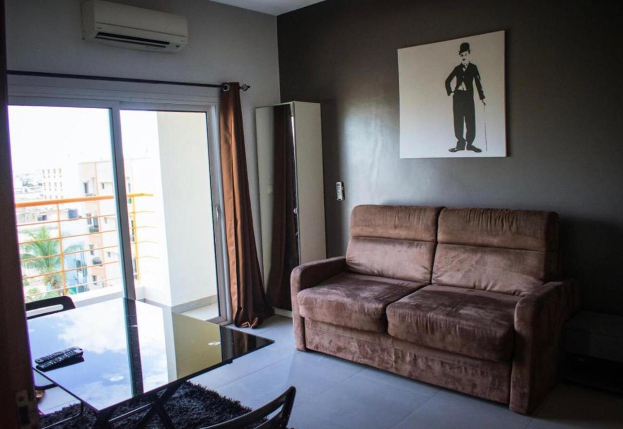 Le First Concept Apartment Dakar Luaran gambar