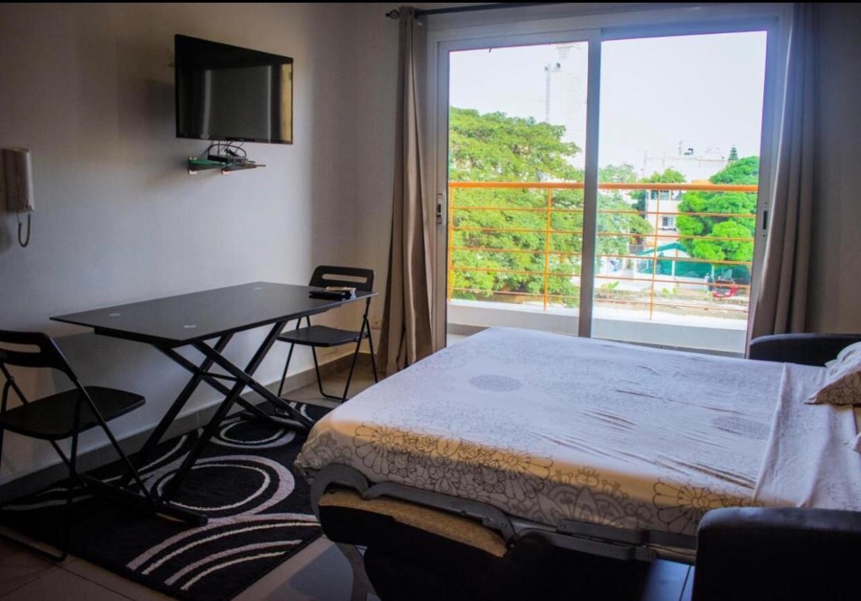 Le First Concept Apartment Dakar Luaran gambar