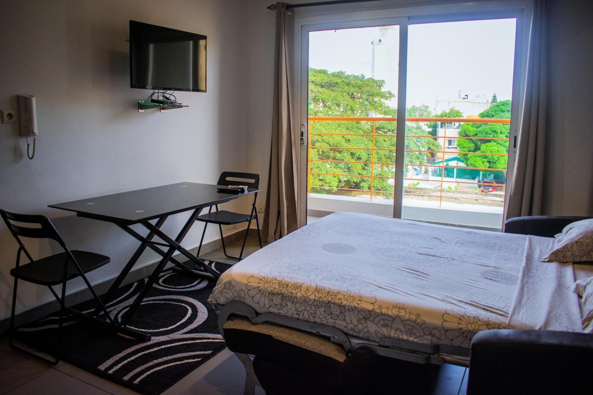 Le First Concept Apartment Dakar Luaran gambar